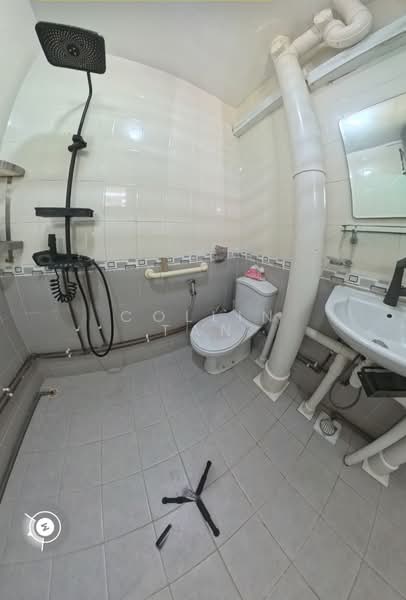 337 Jurong East Avenue 1, 337 Jurong East Avenue 1, 3 Bedrooms, 1,604 sqft, HDB Flat For Rent, by Collin Tan, 500057439 - Bathroom - PropertyGuru.com.sg