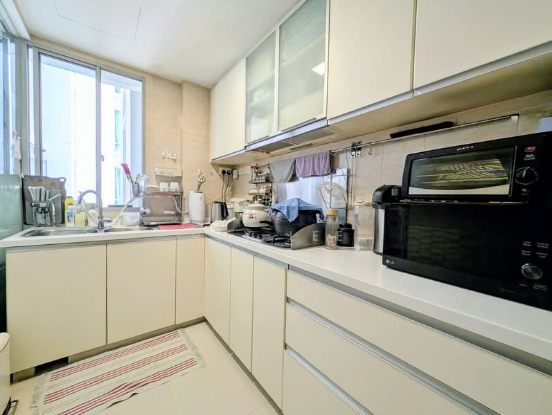 The Lakeshore, 31 Jurong West Street 41, 3 Bedrooms, 1,184 sqft, Condominium For Rent, by Ray Lee, 500057443 - PropertyGuru.com.sg