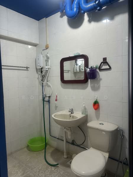 575 Hougang Street 51, 575 Hougang Street 51, Room Rental, 120 sqft, HDB Flat For Rent, by Rosemary Ho, 500057476 - Bathroom - PropertyGuru.com.sg