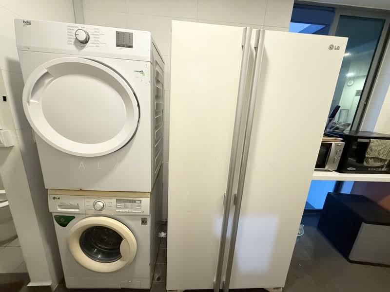 Cheap Bedroom @ Simei MRT, Simei Street 4, Room Rental, 110 sqft, Condominium For Rent, by Alan Tsui 徐先生, 500057477 - PropertyGuru.com.sg