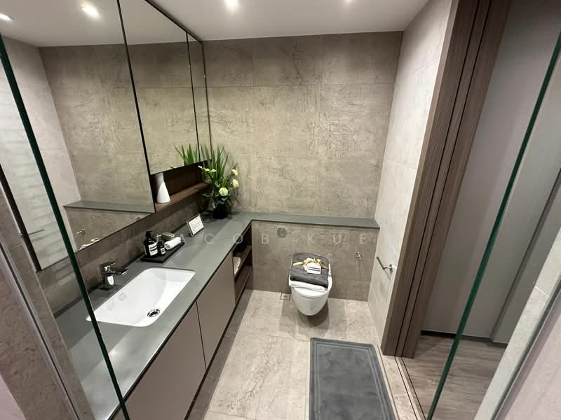 Norwood Grand Condominium For Sale at S$ 2,735,000 | PropertyGuru Singapore - Bathroom