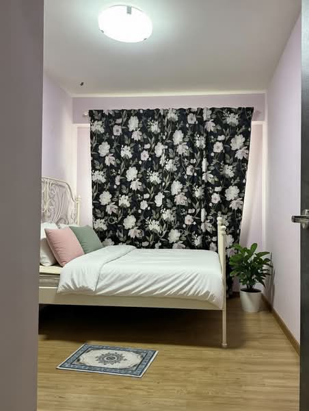 780D Woodlands Crescent HDB Flat For Sale at S$ 610,000 | PropertyGuru Singapore - Bedroom