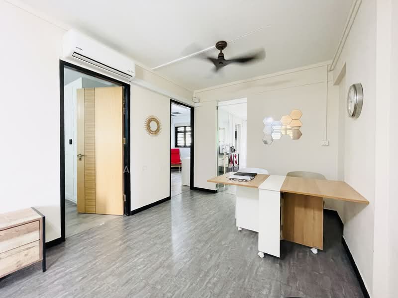 313 Hougang Avenue 5 HDB Flat For Sale at S$ 458,000 | PropertyGuru Singapore - Living Room