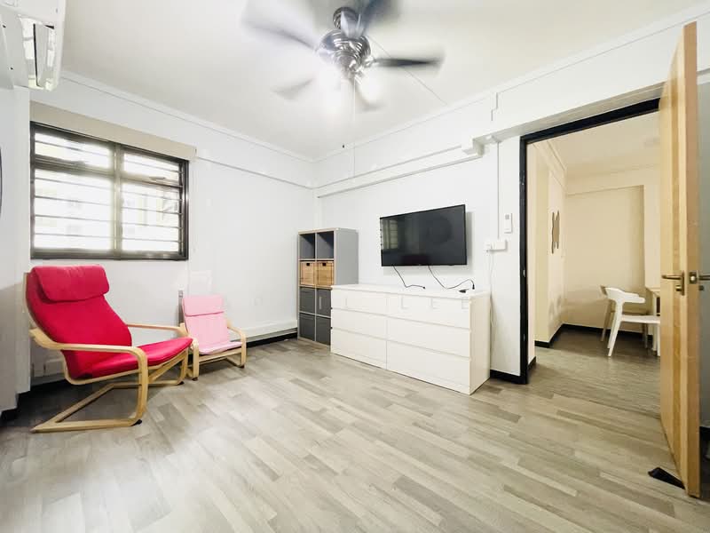 313 Hougang Avenue 5 HDB Flat For Sale at S$ 458,000 | PropertyGuru Singapore - Living Room