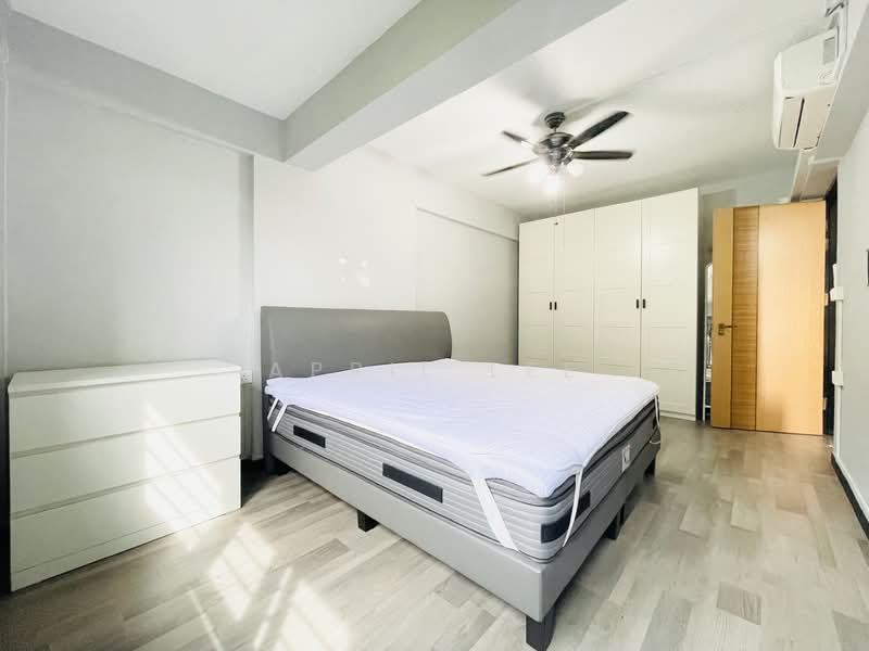 313 Hougang Avenue 5 HDB Flat For Sale at S$ 458,000 | PropertyGuru Singapore - Bedroom