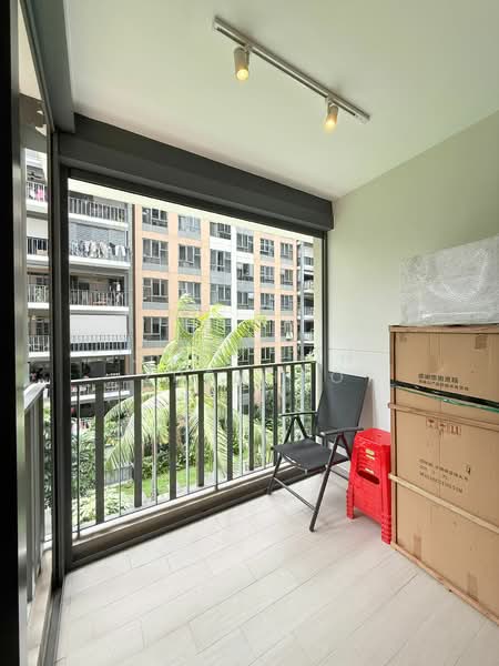 The Brownstone Executive Condominium For Sale at S$ 1,400,000 | PropertyGuru Singapore - Balcony