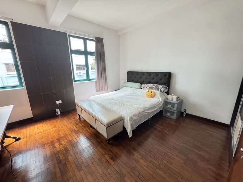 Lakeside Grove Terraced House For Sale at S$ 2,800,000 | PropertyGuru Singapore