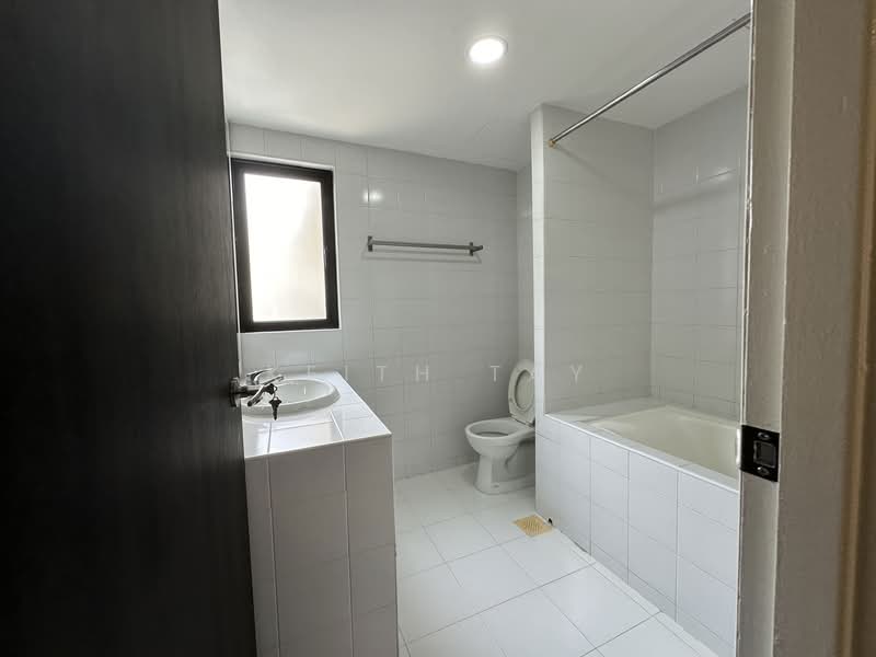 Pinewood Gardens Condominium For Sale at S$ 3,880,000 | PropertyGuru Singapore