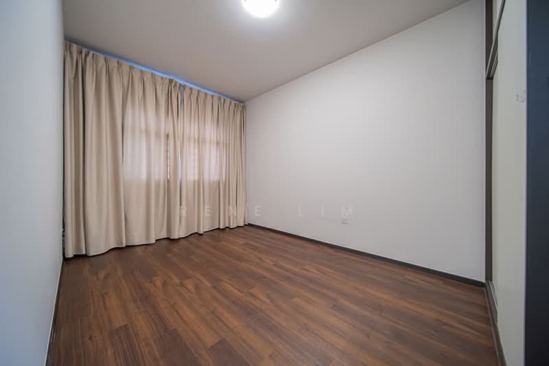 871B Tampines Street 86 HDB Flat For Sale at S$ 768,000 | PropertyGuru Singapore - Master Bedroom