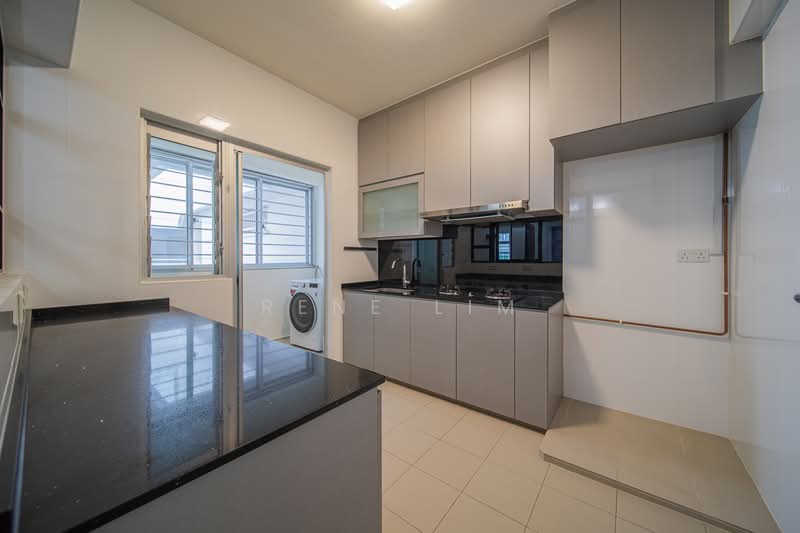 871B Tampines Street 86 HDB Flat For Sale at S$ 768,000 | PropertyGuru Singapore - Kitchen