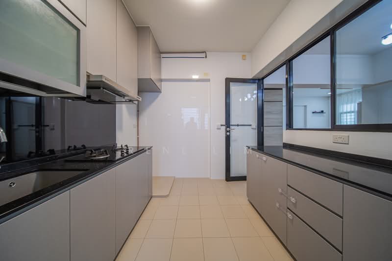 871B Tampines Street 86 HDB Flat For Sale at S$ 768,000 | PropertyGuru Singapore - Kitchen