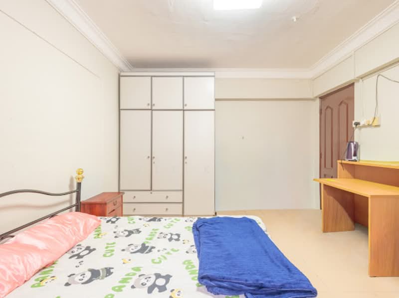 334 Hougang Avenue 5 HDB Flat For Sale at S$ 575,000 | PropertyGuru Singapore - Bedroom
