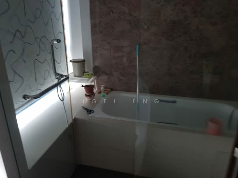 City Square Residences Condominium For Sale at S$ 2,850,000 | PropertyGuru Singapore - Bathroom