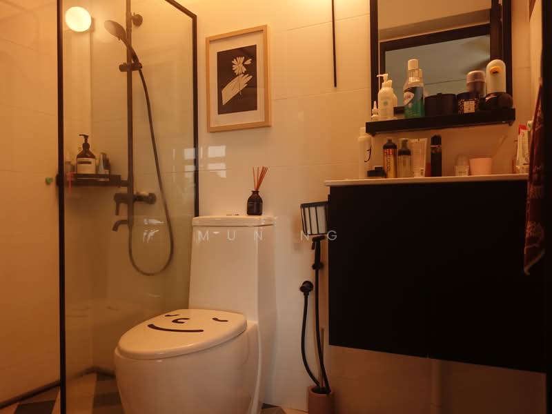 91 Tanglin Halt Road HDB Flat For Sale at S$ 968,888 | PropertyGuru Singapore - Master Bathroom