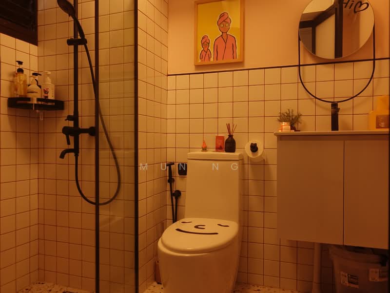 91 Tanglin Halt Road HDB Flat For Sale at S$ 968,888 | PropertyGuru Singapore - Common Bathroom
