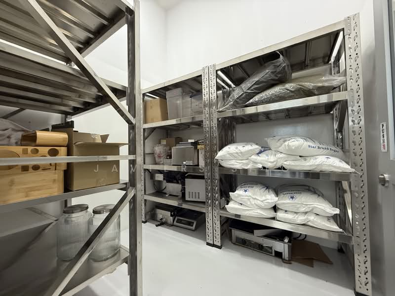 Mega@Woodlands, 39 Woodlands Close, 1,776 sqft, Factory / Workshop (B2) For Rent, by Javiers Sito, 500057626 - Kitchen - CommercialGuru.com.sg