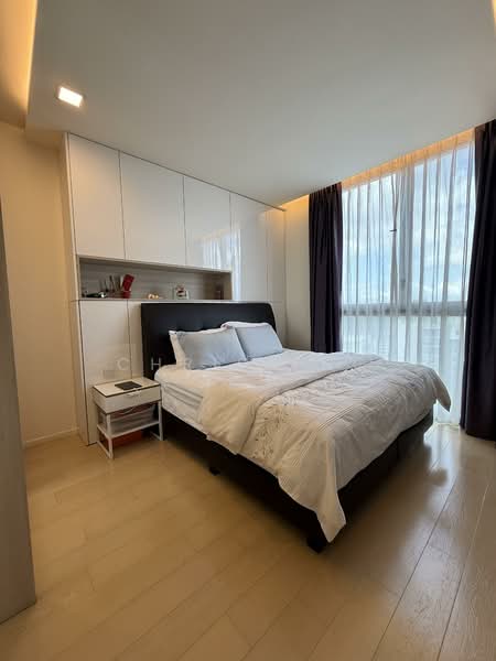 The Panorama Condominium For Sale at S$ 2,800,000 | PropertyGuru Singapore - Master Bedroom