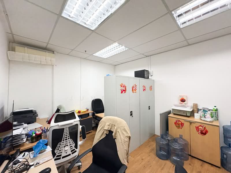 Pioneer Junction, 3 Soon Lee Street, 1,507 sqft, Factory / Workshop (B2) For Sale, by June Ling, 500057635 - Study - CommercialGuru.com.sg
