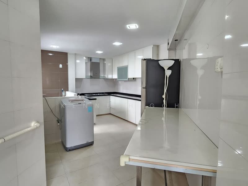 107 Bukit Batok West Avenue 6, 107 Bukit Batok West Avenue 6, 4 Bedrooms, 1,377 sqft, HDB Flat For Rent, by Kenneth Goh, 500057640 - Kitchen - PropertyGuru.com.sg