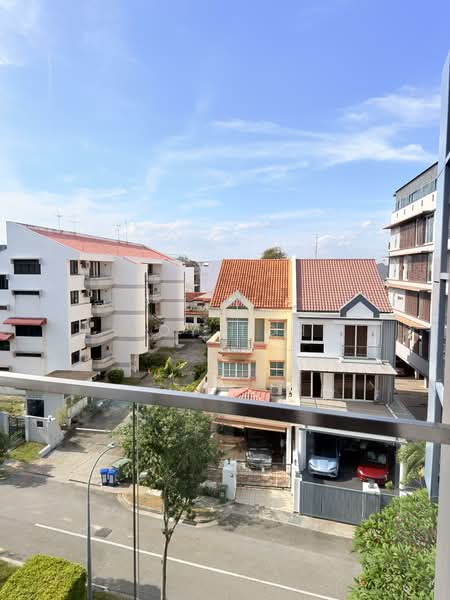 Palm Galleria Condominium For Sale at S$ 1,700,000 | PropertyGuru Singapore - Gorgeous unblocked blue sky views