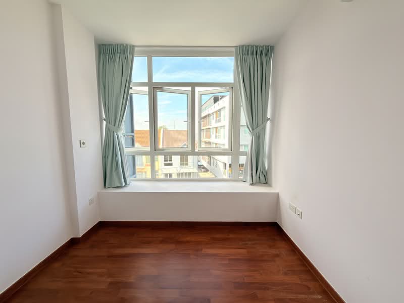 Palm Galleria Condominium For Sale at S$ 1,700,000 | PropertyGuru Singapore - Bedroom 1