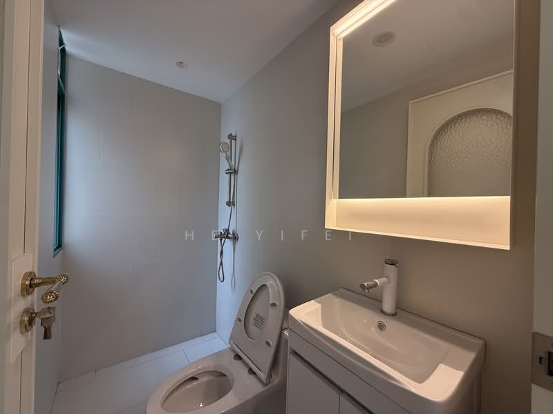 West Bay Condo, 50 West Coast Crescent, 2 Bedrooms, 936 sqft, Condominium For Rent, by He Yifei, 500057648 - Bathroom - PropertyGuru.com.sg