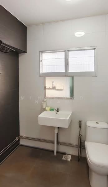 491C Tampines Street 45 HDB Flat For Sale at S$ 720,000 | PropertyGuru Singapore - Bathroom