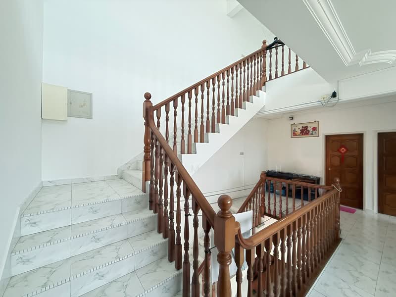 Rare spacious 3 Storey Corner Terrace Walk to MRT and food amenities, Lengkong Dua/Jalan Selamat/Jalan Kembangan, 7 Bedrooms, 4,000 sqft, Corner Terrace For Sale, by William C. H., 500057663 - Interior - PropertyGuru.com.sg