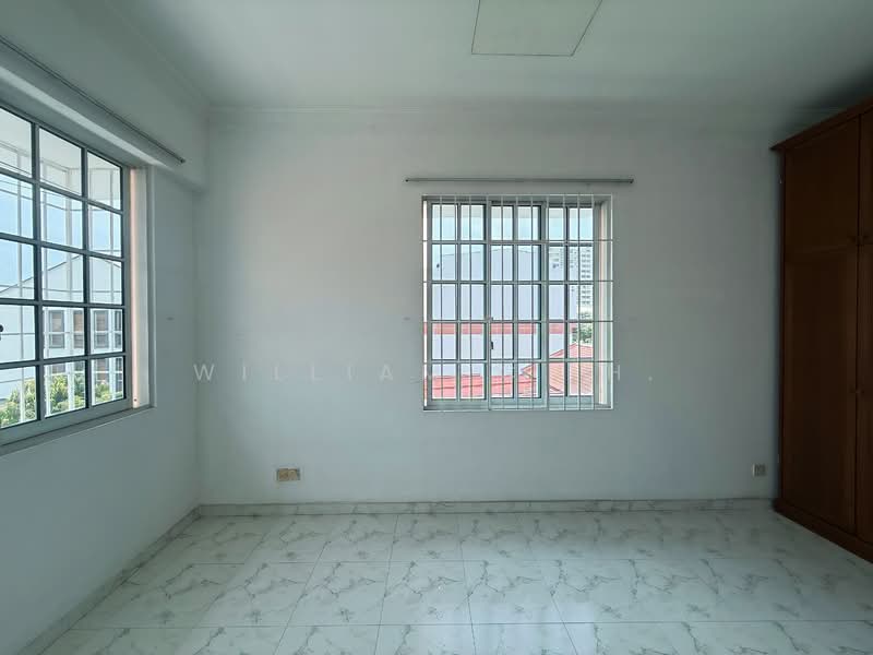 Rare spacious 3 Storey Corner Terrace Walk to MRT and food amenities, Lengkong Dua/Jalan Selamat/Jalan Kembangan, 7 Bedrooms, 4,000 sqft, Corner Terrace For Sale, by William C. H., 500057663 - Interior - PropertyGuru.com.sg