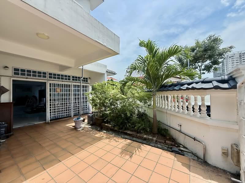 For Sale - Rare spacious 3 Storey Corner Terrace Walk to MRT and food amenities
