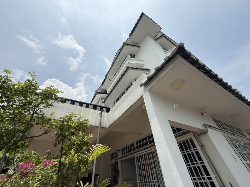 For Sale - Rare spacious 3 Storey Corner Terrace Walk to MRT and food amenities