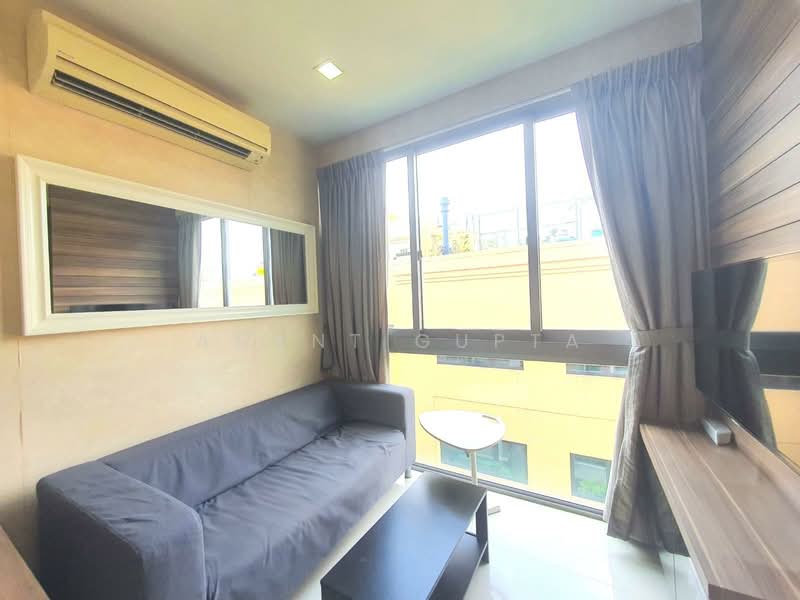 Centra Studios, 25 Lorong 25 Geylang, 1 Bedroom, 377 sqft, Apartment For Rent, by Anant Gupta, 500057667 - Living Room - PropertyGuru.com.sg