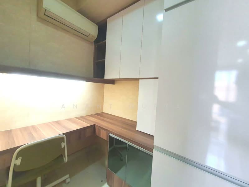 Centra Studios, 25 Lorong 25 Geylang, 1 Bedroom, 377 sqft, Apartment For Rent, by Anant Gupta, 500057667 - Study - PropertyGuru.com.sg