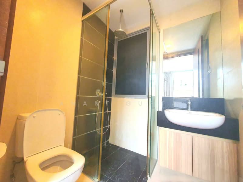 Centra Studios, 25 Lorong 25 Geylang, 1 Bedroom, 377 sqft, Apartment For Rent, by Anant Gupta, 500057667 - Bathroom - PropertyGuru.com.sg