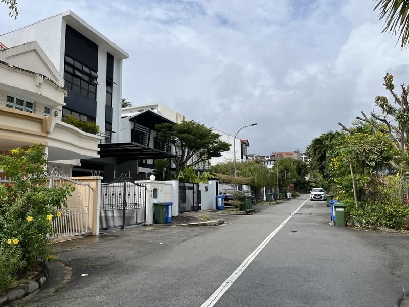Beautifully Renovated 2.5 storey Terrace more than 2,000 sf land size with Quiet facing Terraced House For Sale at S$ 5,380,000 | PropertyGuru Singapore