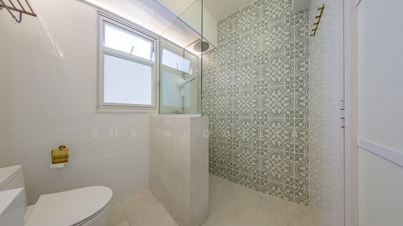 618B Tampines Street 61 HDB Flat For Sale at S$ 816,000 | PropertyGuru Singapore - Bathroom