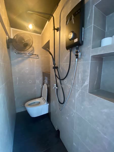 44 Circuit Road, 44 Circuit Road, 3 Bedrooms, 650 sqft, HDB Flat For Rent, by Ong Rong Sheng, 500057679 - Bathroom - PropertyGuru.com.sg