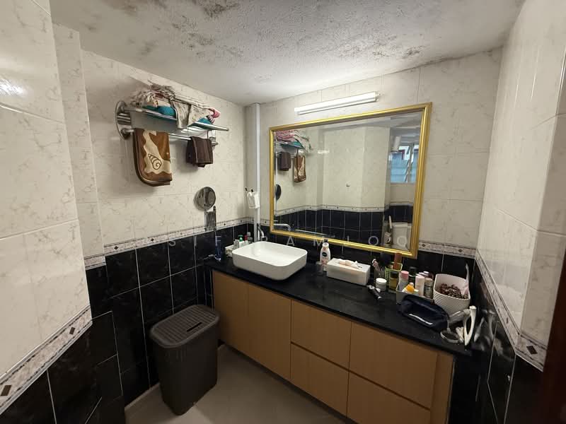 Melville Park Apartment For Sale at S$ 970,999 | PropertyGuru Singapore - Bathroom