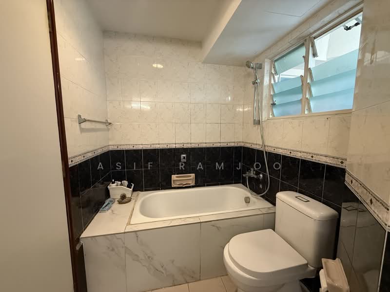 Melville Park Apartment For Sale at S$ 970,999 | PropertyGuru Singapore - Bathroom