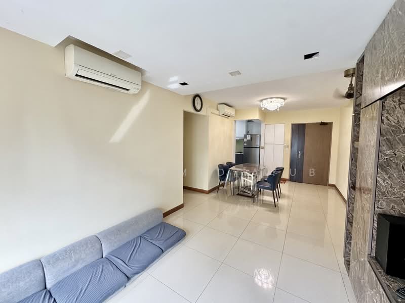 676D Punggol Drive, 676D Punggol Drive, 3 Bedrooms, 1,001 sqft, HDB Flat For Rent, by Muhammed Ayub, 500057698 - Living Room - PropertyGuru.com.sg