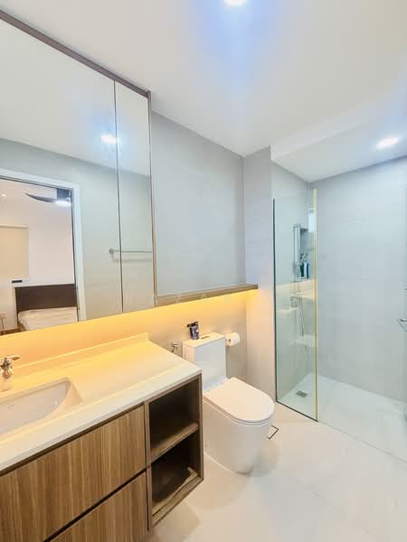 TOP 2022 Like New Semi-D off Frankel/Siglap/East Coast Road Semi-Detached House For Sale at S$ 7,980,000 | PropertyGuru Singapore - Bathroom