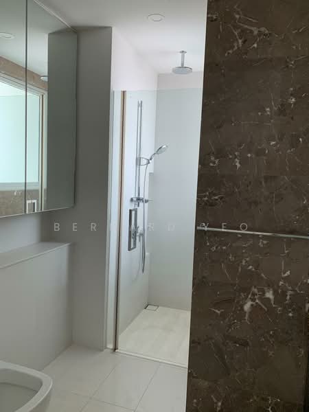 76 Shenton Apartment For Sale at S$ 1,250,000 | PropertyGuru Singapore - Bathroom