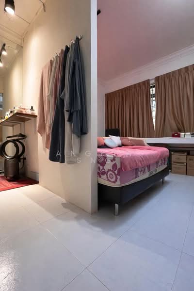 680 Woodlands Avenue 6 HDB Flat For Sale at S$ 688,000 | PropertyGuru Singapore - Bedroom