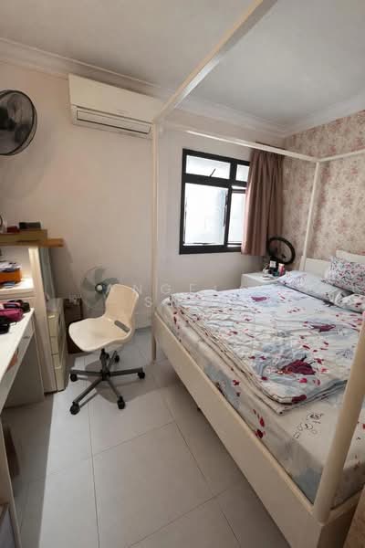 680 Woodlands Avenue 6 HDB Flat For Sale at S$ 688,000 | PropertyGuru Singapore - Bedroom