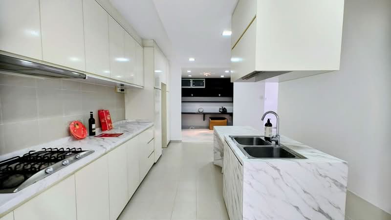 145 Mei Ling Street HDB Flat For Sale at S$ 1,300,000 | PropertyGuru Singapore - Kitchen