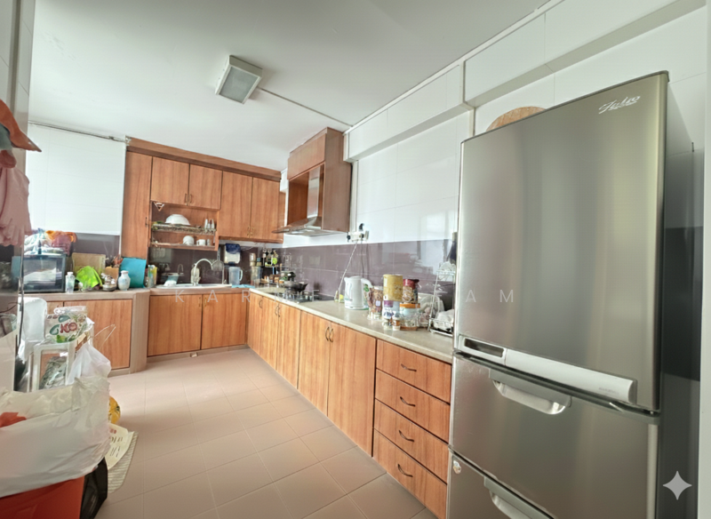 404 Fajar Road HDB Flat For Sale at S$ 699,990 | PropertyGuru Singapore - Kitchen