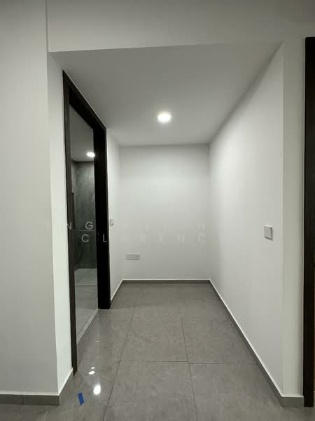 Parc Clematis Condominium For Sale at S$ 989,000 | PropertyGuru Singapore - Hallway