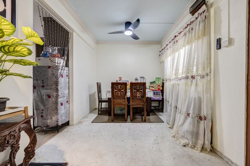 For Sale - 533 Hougang Avenue 6