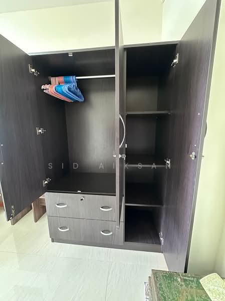 742 Pasir Ris Street 71, 742 Pasir Ris Street 71, Room Rental, 120 sqft, HDB Flat For Rent, by Sid Aiksan, 500057780 - Wardrobe space - PropertyGuru.com.sg