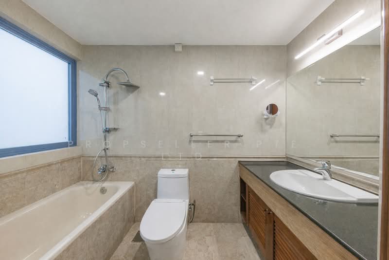 Sanctuary Green Condominium For Sale at S$ 2,350,000 | PropertyGuru Singapore - Bathroom